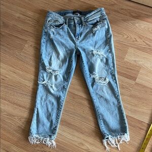 Judy Blue Light Wash Distressed Cropped Capri Jeans